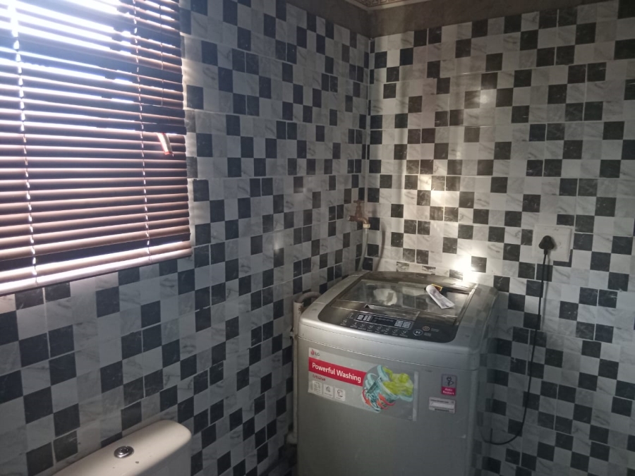 2 Bedroom Property for Sale in Kwa Nobuhle Eastern Cape